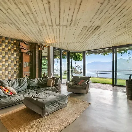 Skyline - Pool - Lakeview - Privacy - Happy
