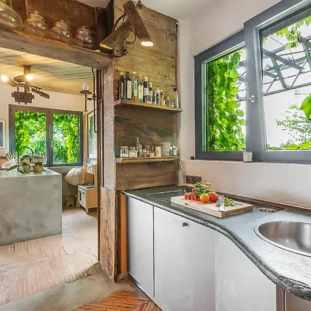 Skyline - Pool - Lakeview - Privacy - Happy Apartment *